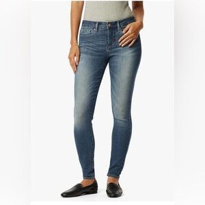 Levi Strauss Signature Gold Women's Totally Shaping Skinny Jeans